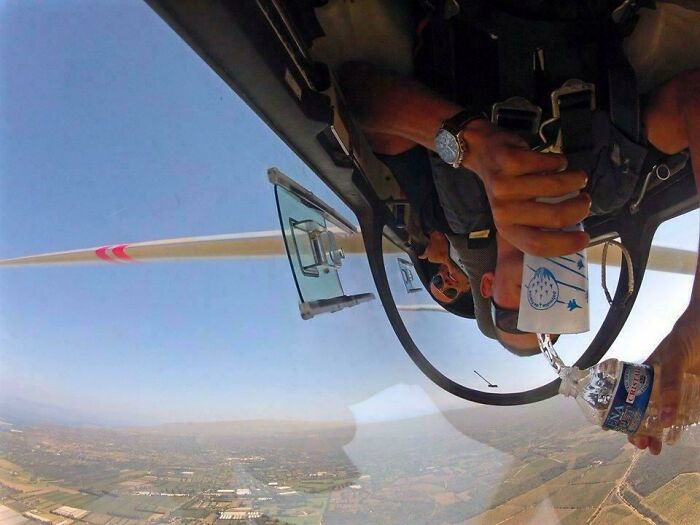 69 Baffling Images That Seem To Make Absolutely No Physical Sense 69 Baffling Images That Seem To Make Absolutely No Physical Sense