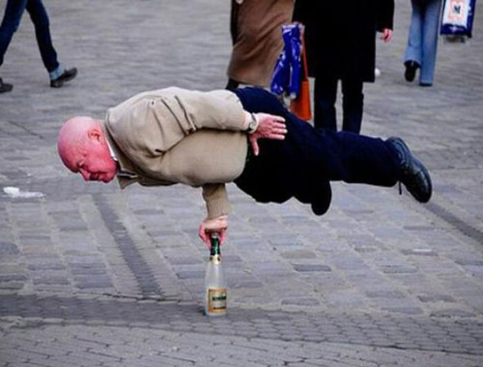 69 Baffling Images That Seem To Make Absolutely No Physical Sense 69 Baffling Images That Seem To Make Absolutely No Physical Sense