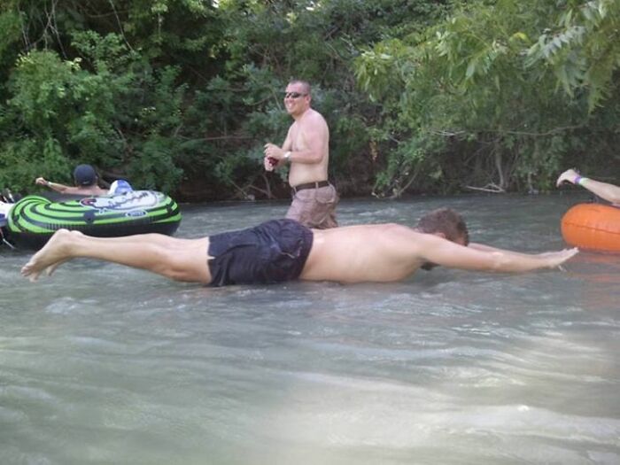 69 Baffling Images That Seem To Make Absolutely No Physical Sense 69 Baffling Images That Seem To Make Absolutely No Physical Sense