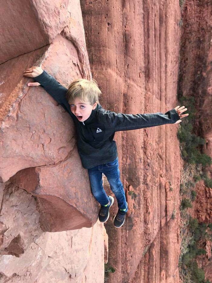 69 Baffling Images That Seem To Make Absolutely No Physical Sense 69 Baffling Images That Seem To Make Absolutely No Physical Sense