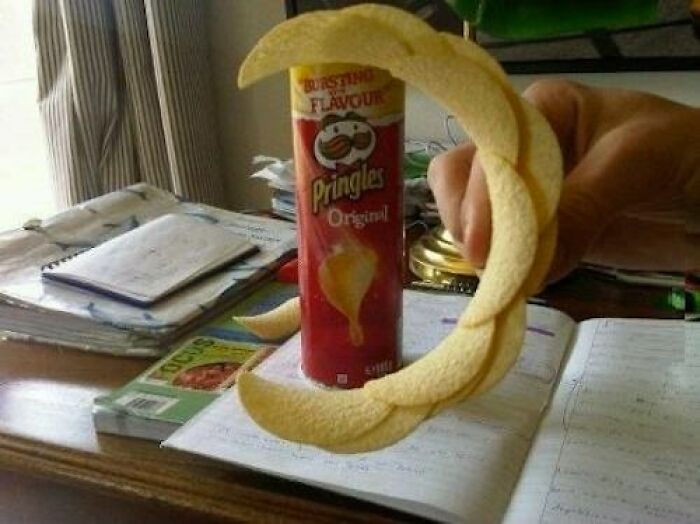 69 Baffling Images That Seem To Make Absolutely No Physical Sense 69 Baffling Images That Seem To Make Absolutely No Physical Sense