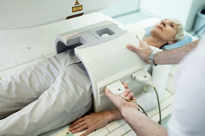 46 Pain Reactions That Left Doctors And Nurses Completely Surprised 46 Pain Reactions That Left Doctors And Nurses Completely Surprised