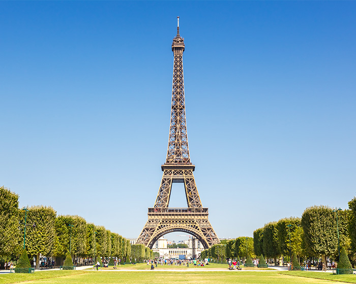 Eiffel Tower Closed Amid Outrage After Visiting Hindu Guru Demands Women Be “Made Invisible” And Management Complies