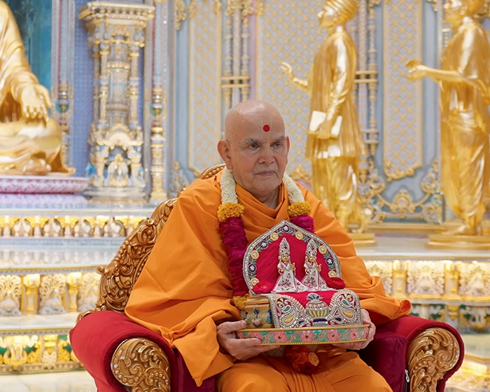Eiffel Tower Closed Amid Outrage After Visiting Hindu Guru Demands Women Be “Made Invisible” And Management Complies