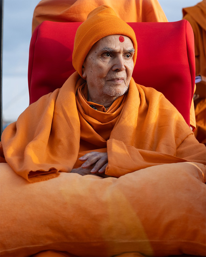 Eiffel Tower Closed Amid Outrage After Visiting Hindu Guru Demands Women Be “Made Invisible” And Management Complies