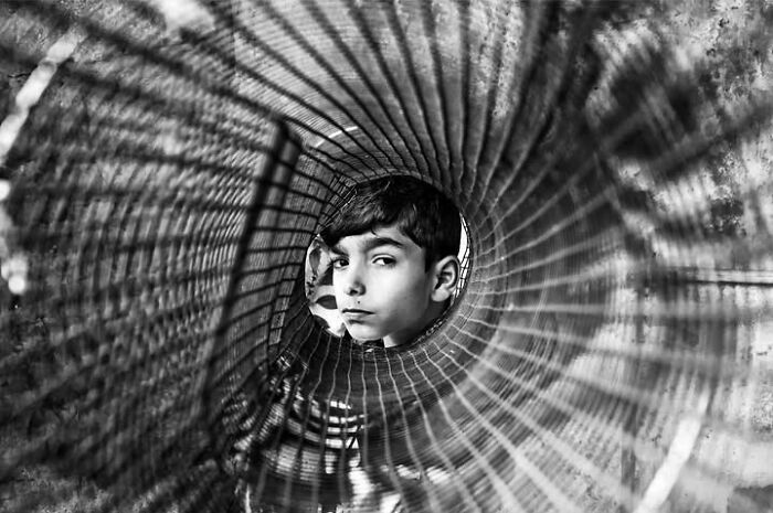 Murat Harmanlikli’s Street Photos Capture The Curiosity, Joy, And Intensity Of Childhood (31 Pics) Murat Harmanlikli’s Street Photos Capture The Curiosity, Joy, And Intensity Of Childhood (31 Pics)