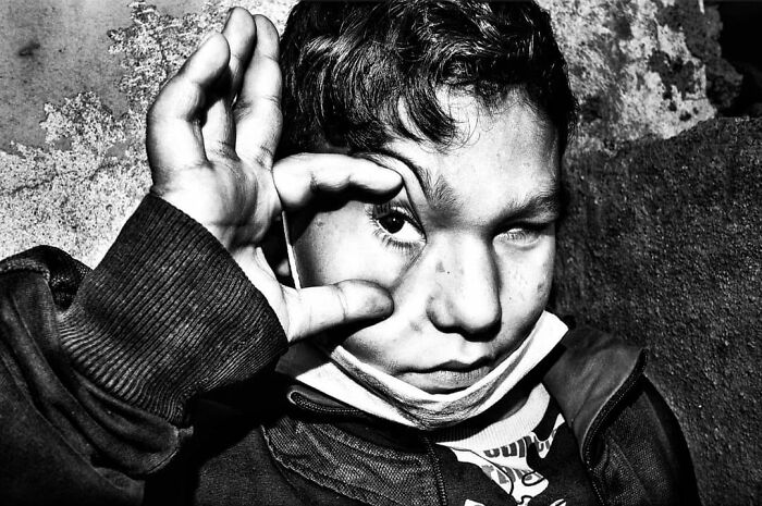 Murat Harmanlikli’s Street Photos Capture The Curiosity, Joy, And Intensity Of Childhood (31 Pics) Murat Harmanlikli’s Street Photos Capture The Curiosity, Joy, And Intensity Of Childhood (31 Pics)