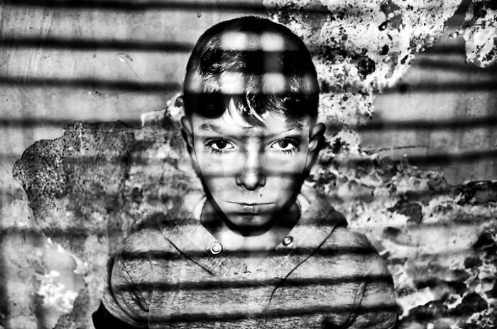 Murat Harmanlikli’s Street Photos Capture The Curiosity, Joy, And Intensity Of Childhood (31 Pics) Murat Harmanlikli’s Street Photos Capture The Curiosity, Joy, And Intensity Of Childhood (31 Pics)