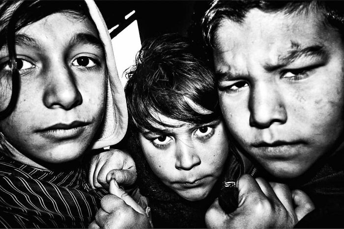 Murat Harmanlikli’s Street Photos Capture The Curiosity, Joy, And Intensity Of Childhood (31 Pics) Murat Harmanlikli’s Street Photos Capture The Curiosity, Joy, And Intensity Of Childhood (31 Pics)
