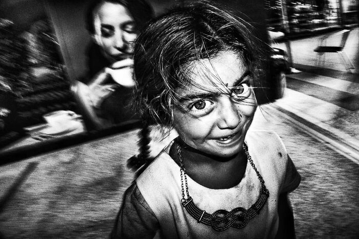 Murat Harmanlikli’s Street Photos Capture The Curiosity, Joy, And Intensity Of Childhood (31 Pics) Murat Harmanlikli’s Street Photos Capture The Curiosity, Joy, And Intensity Of Childhood (31 Pics)