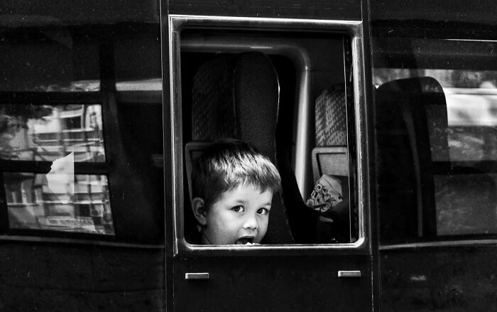 Murat Harmanlikli’s Street Photos Capture The Curiosity, Joy, And Intensity Of Childhood (31 Pics) Murat Harmanlikli’s Street Photos Capture The Curiosity, Joy, And Intensity Of Childhood (31 Pics)