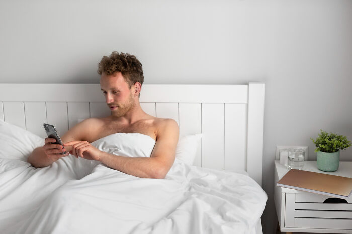 57 Disgusting Things People Saw Their Partners Do That Made Their Stomachs Turn 57 Disgusting Things People Saw Their Partners Do That Made Their Stomachs Turn