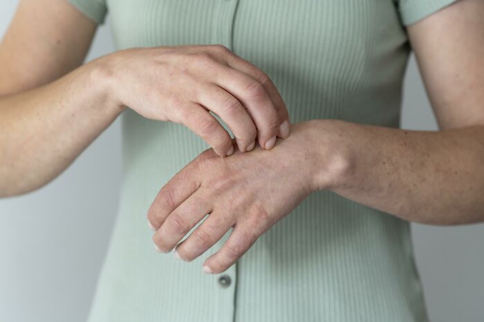 Hypochondriacs, Look Away: 61 Seemingly Innocent Health Symptoms That Terrify Doctors
