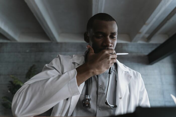 Hypochondriacs, Look Away: 61 Seemingly Innocent Health Symptoms That Terrify Doctors