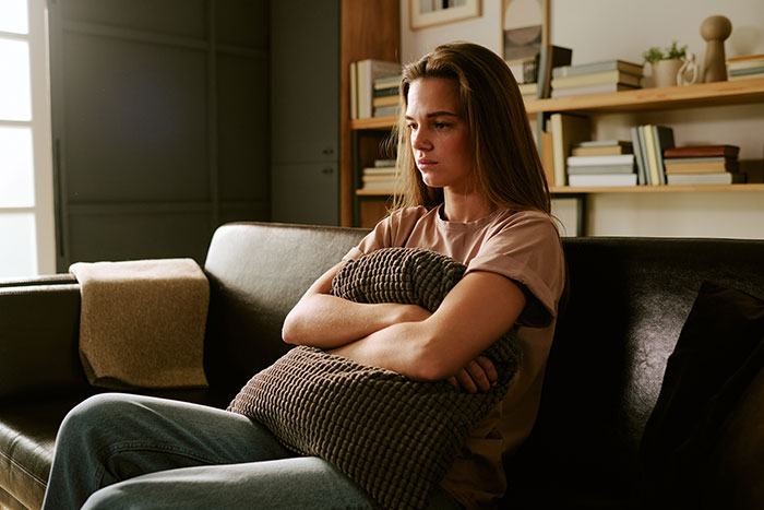 Woman Is Called A Monster For Refusing To Save Her Sister’s Life, Starts Questioning Her Decision Woman Is Called A Monster For Refusing To Save Her Sister’s Life, Starts Questioning Her Decision