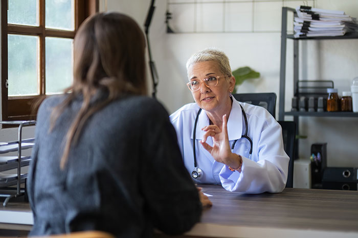 Woman Is Called A Monster For Refusing To Save Her Sister’s Life, Starts Questioning Her Decision Woman Is Called A Monster For Refusing To Save Her Sister’s Life, Starts Questioning Her Decision
