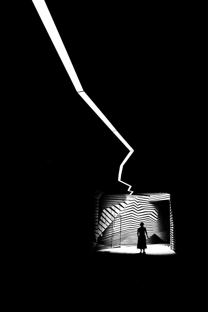 This Photographer Turns Everyday Architecture Into Bold Minimalist Scenes (31 Pics)