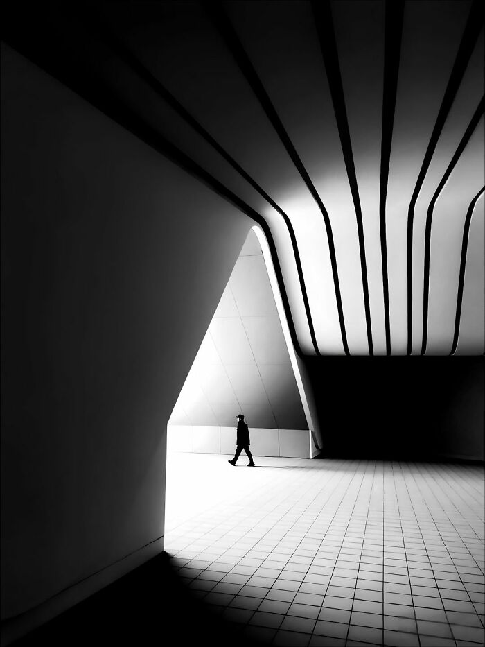This Photographer Turns Everyday Architecture Into Bold Minimalist Scenes (31 Pics)