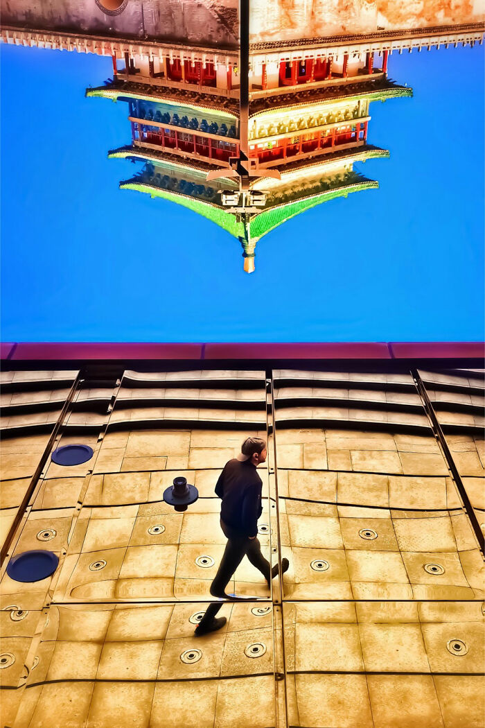 This Photographer Turns Everyday Architecture Into Bold Minimalist Scenes (31 Pics)
