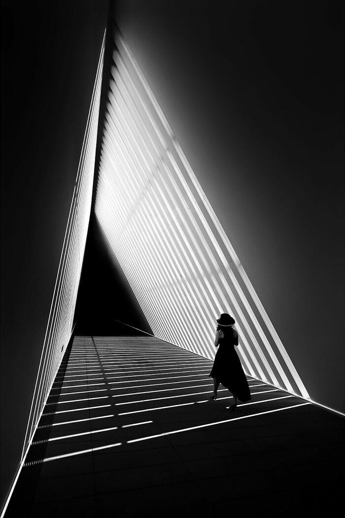 This Photographer Turns Everyday Architecture Into Bold Minimalist Scenes (31 Pics)
