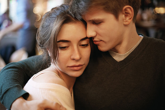 Woman Babysits On Weekends, Her Clueless BF Just Can’t Figure Out Why She Keeps Ignoring Him Woman Babysits On Weekends, Her Clueless BF Just Can’t Figure Out Why She Keeps Ignoring Him