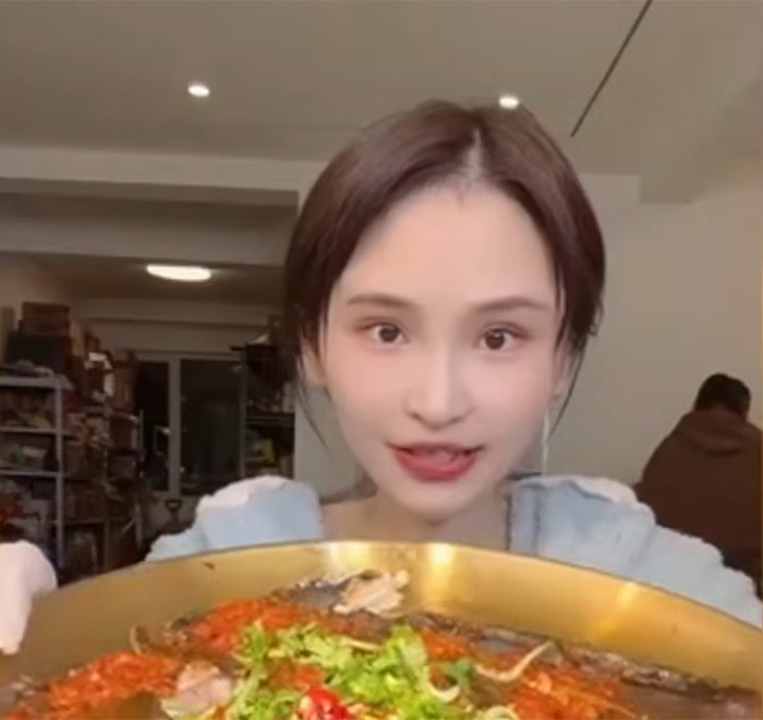 24YO Mukbang Star Passes Away Just Days After Revealing Dangerous Condition Linked To Extreme Eating 24YO Mukbang Star Passes Away Just Days After Revealing Dangerous Condition Linked To Extreme Eating