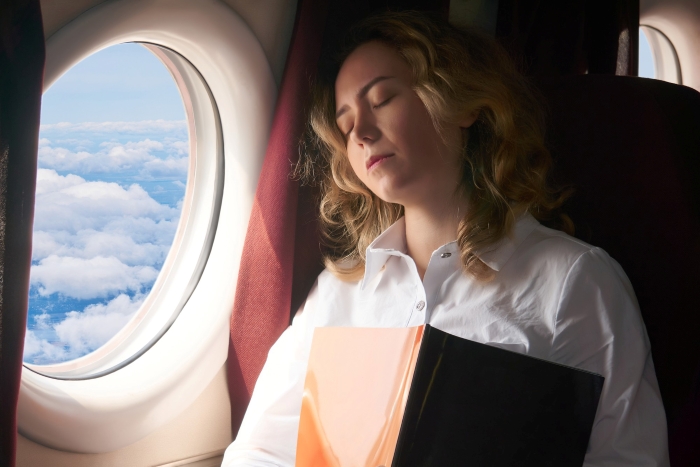 Service Member Feels Entitled To Window Seat As He’s In Uniform, Acts Smug When He’s Asked To Move Service Member Feels Entitled To Window Seat As He’s In Uniform, Acts Smug When He’s Asked To Move