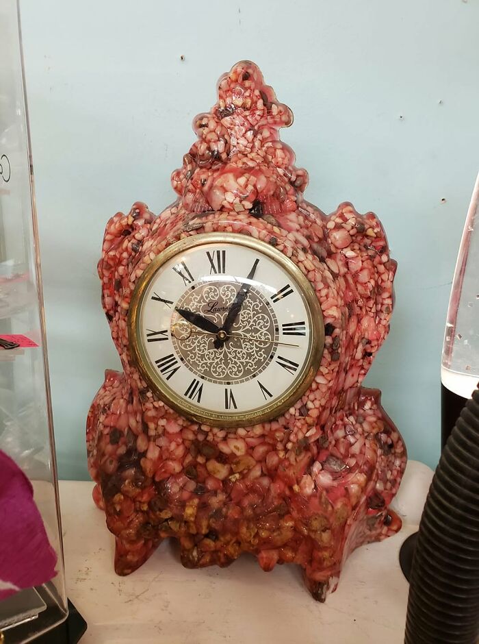 74 Unhinged Secondhand Finds That Prove One Person’s Trash Is Another Person’s Cursed Treasure 74 Unhinged Secondhand Finds That Prove One Person’s Trash Is Another Person’s Cursed Treasure