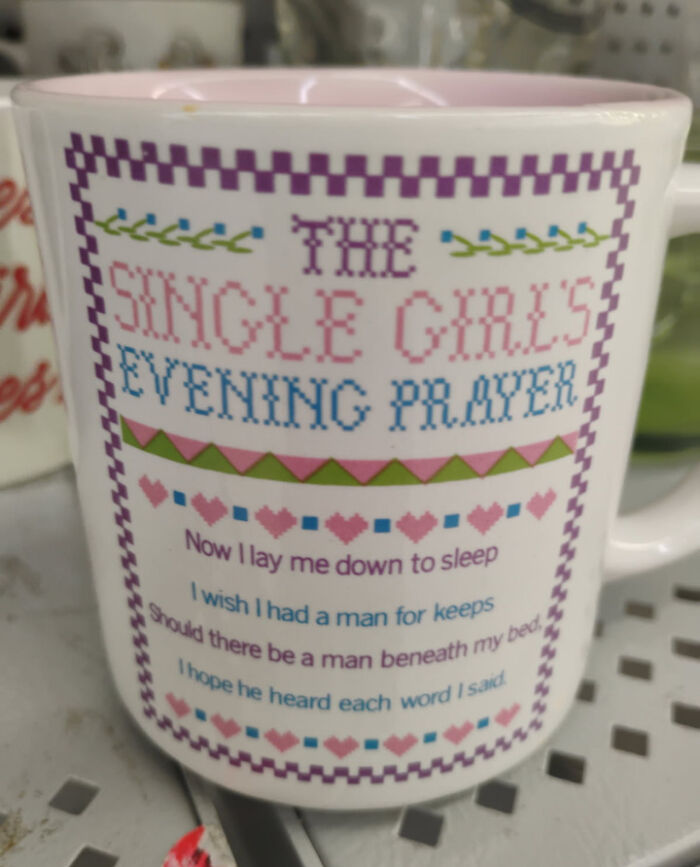 74 Unhinged Secondhand Finds That Prove One Person’s Trash Is Another Person’s Cursed Treasure 74 Unhinged Secondhand Finds That Prove One Person’s Trash Is Another Person’s Cursed Treasure
