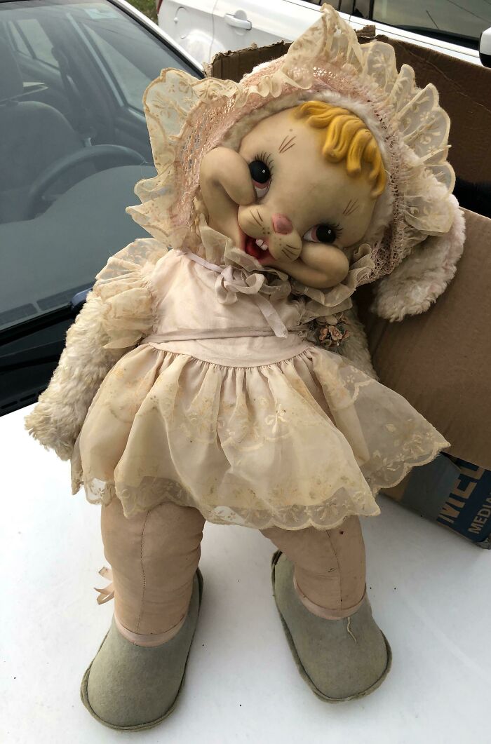 74 Unhinged Secondhand Finds That Prove One Person’s Trash Is Another Person’s Cursed Treasure 74 Unhinged Secondhand Finds That Prove One Person’s Trash Is Another Person’s Cursed Treasure