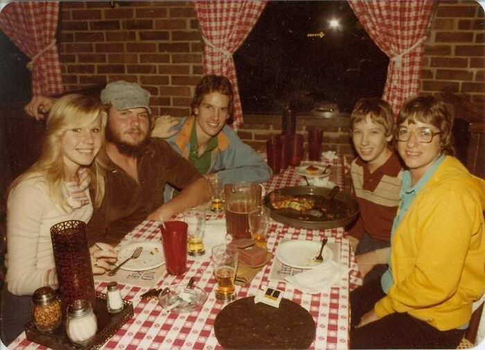 77 Candid Old Photos That Reveal What The World Actually Looked Like Generations Ago (New Pics)