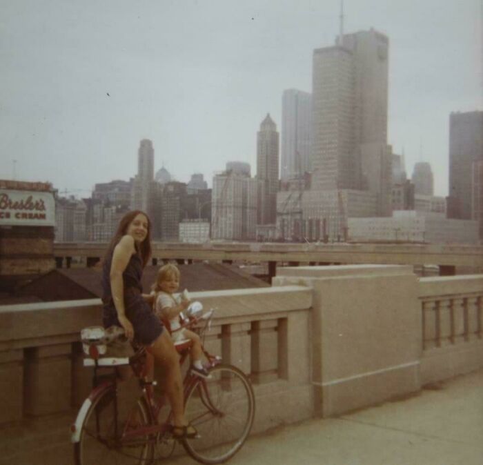 77 Candid Old Photos That Reveal What The World Actually Looked Like Generations Ago (New Pics)
