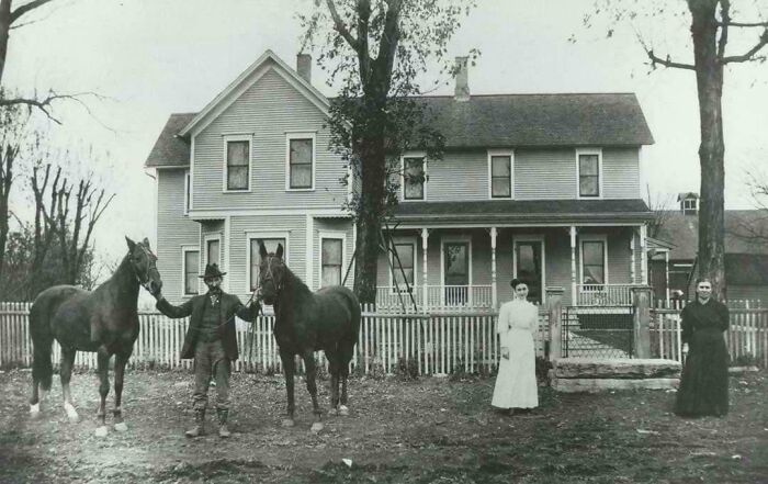 77 Candid Old Photos That Reveal What The World Actually Looked Like Generations Ago (New Pics)