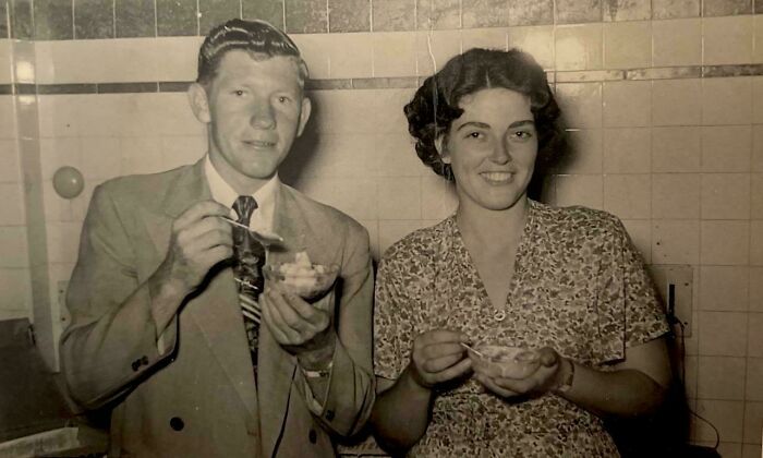 77 Candid Old Photos That Reveal What The World Actually Looked Like Generations Ago (New Pics)