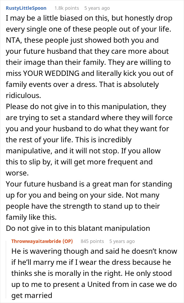 Bride Won’t Change Wedding Dress After MIL Says She Got It First, Groom Gets Caught In The Middle Bride Won’t Change Wedding Dress After MIL Says She Got It First, Groom Gets Caught In The Middle