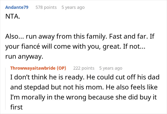 Bride Won’t Change Wedding Dress After MIL Says She Got It First, Groom Gets Caught In The Middle Bride Won’t Change Wedding Dress After MIL Says She Got It First, Groom Gets Caught In The Middle