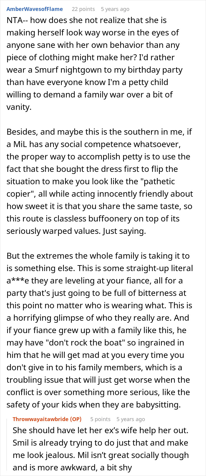 Bride Won’t Change Wedding Dress After MIL Says She Got It First, Groom Gets Caught In The Middle Bride Won’t Change Wedding Dress After MIL Says She Got It First, Groom Gets Caught In The Middle