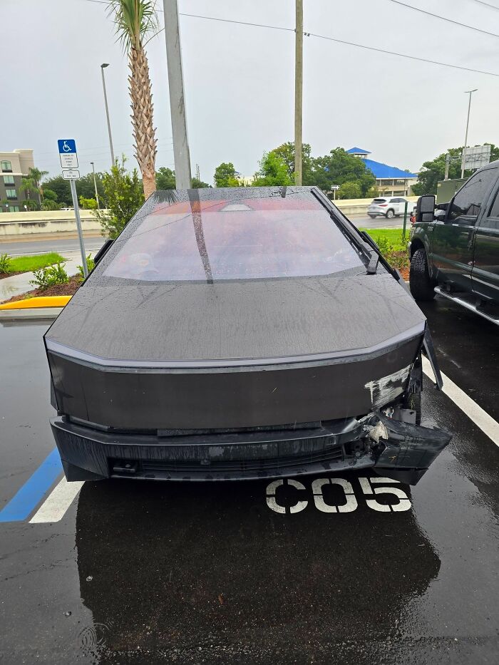 Minor Cybertruck Accident Turns Into A $60K Nightmare, Tesla Owner Shocked After Seeing The Repair Cost
