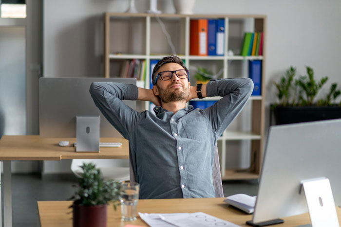 Boss Expects Employee At HQ After Six Years Remote, He Shows That His Home Office Was Approved By HR Boss Expects Employee At HQ After Six Years Remote, He Shows That His Home Office Was Approved By HR