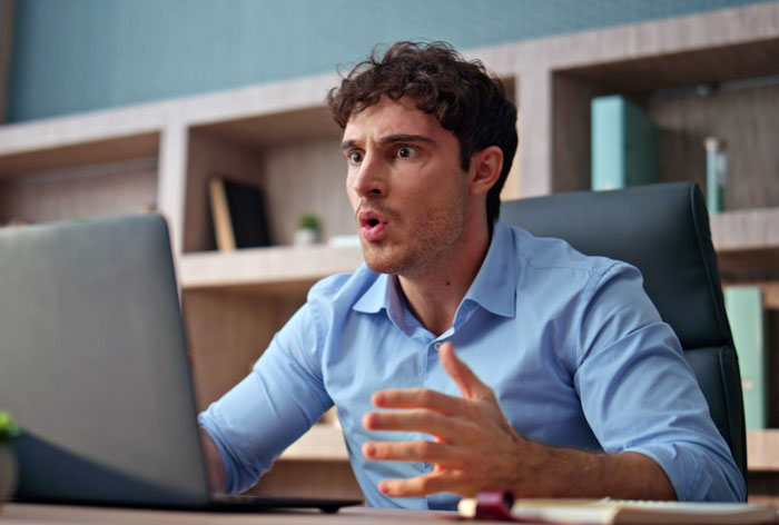 Boss Expects Employee At HQ After Six Years Remote, He Shows That His Home Office Was Approved By HR Boss Expects Employee At HQ After Six Years Remote, He Shows That His Home Office Was Approved By HR