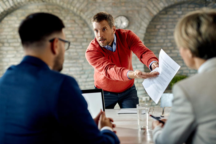 Boss Expects Employee At HQ After Six Years Remote, He Shows That His Home Office Was Approved By HR Boss Expects Employee At HQ After Six Years Remote, He Shows That His Home Office Was Approved By HR