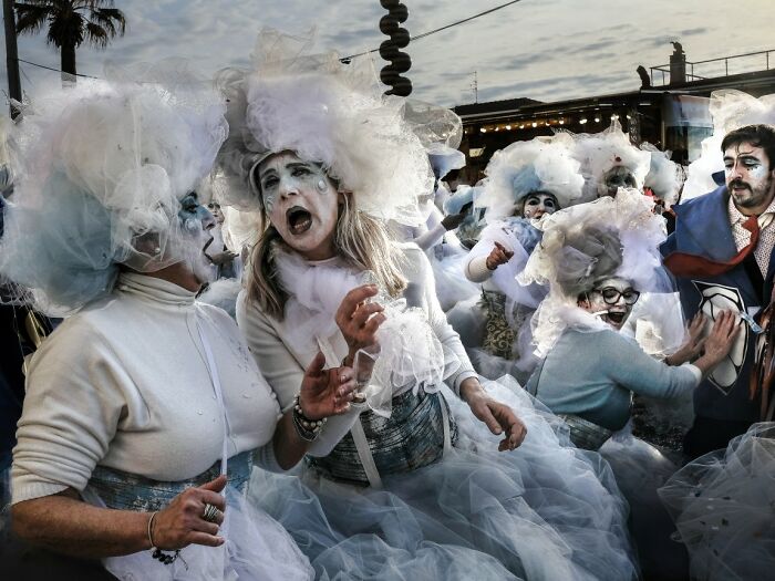 100 Candid Street Photos From The 2025 URBAN Photo Awards