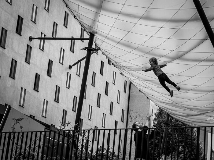 100 Candid Street Photos From The 2025 URBAN Photo Awards