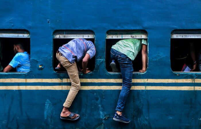 100 Candid Street Photos From The 2025 URBAN Photo Awards