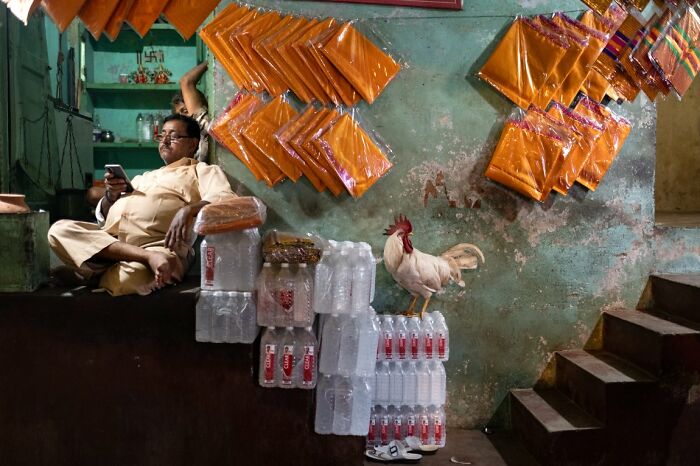 100 Candid Street Photos From The 2025 URBAN Photo Awards