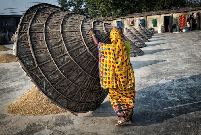 100 Candid Street Photos From The 2025 URBAN Photo Awards