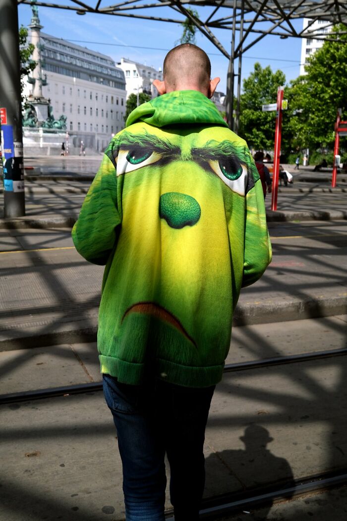 100 Candid Street Photos From The 2025 URBAN Photo Awards