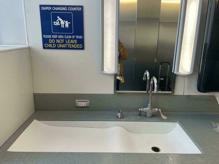 82 Hilariously Unhinged Design Fails That Should Have Never Been Approved (New Pics)
