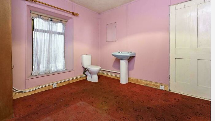 82 Hilariously Unhinged Design Fails That Should Have Never Been Approved (New Pics)