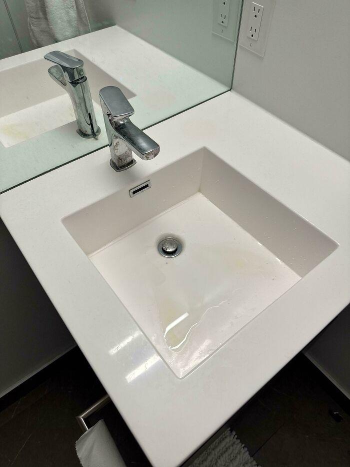 82 Hilariously Unhinged Design Fails That Should Have Never Been Approved (New Pics)